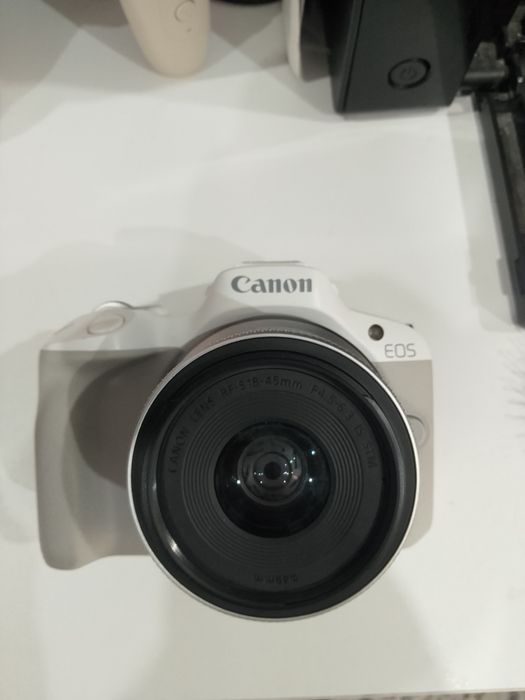 Цифровой фотоаппарат Canon EOS R50 kit (RF-S 18–45mm f/4.5–6.3 IS STM)