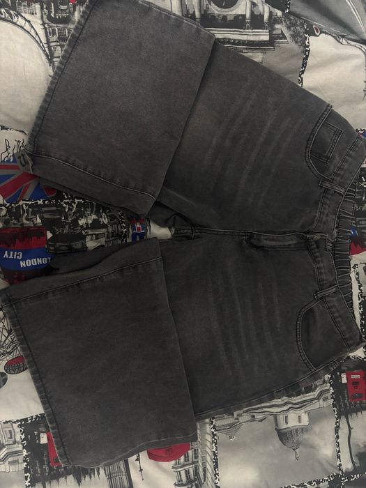 Сиви,разкроени женски дънки