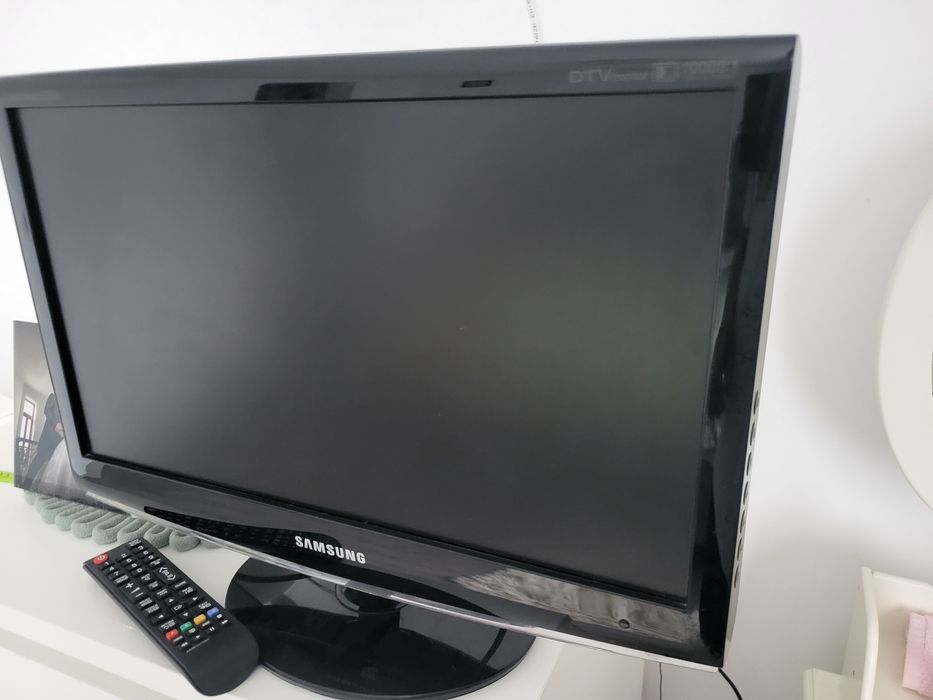 2 buc  TV /monitor Samsung/Lg