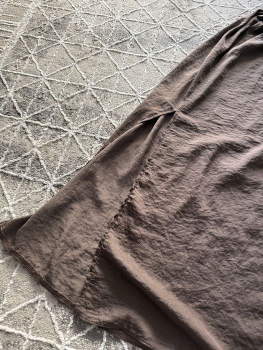 Шоколадный цвет. Размер 46. Маломерит.