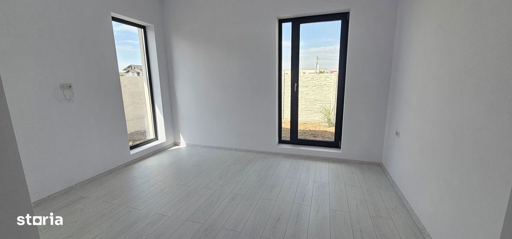 Casa 4 camere,panouri fotovoltaice,200 m de blv.