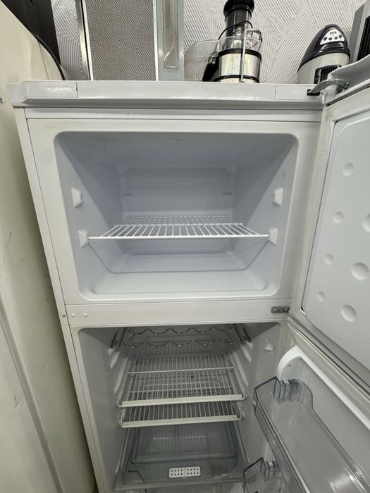 Хладирнек с фризер BEKO