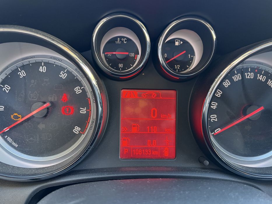 Opel Astra J 1.4T автомат 108000км