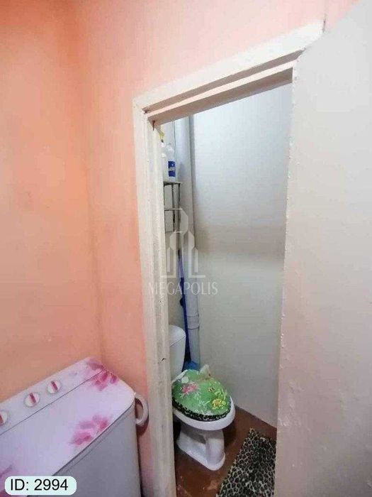 SOTILADI №2994 5-mikrorayon jomiy 13maktab tarafda 2xonalik uy sotuvda