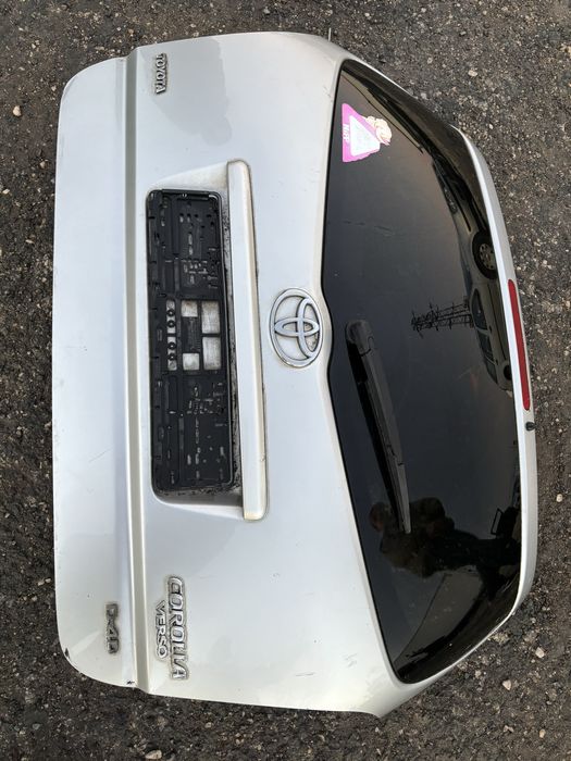 Багажници за Тойота Корола Версо 2004 - 2008 г.