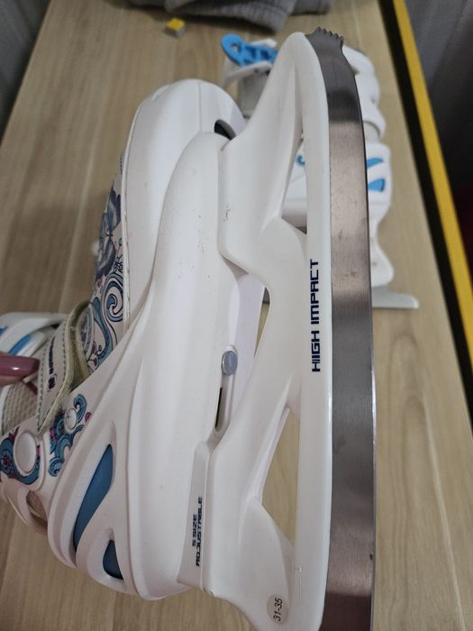 Продам коньки для девочки