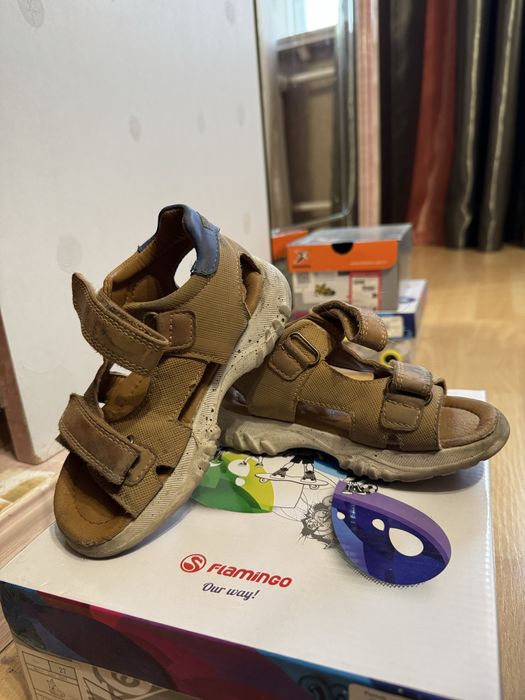 Продам сандалии детские