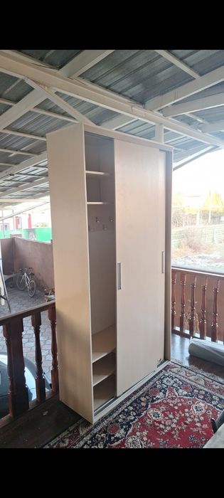 Продам шкаф в прихожую.
