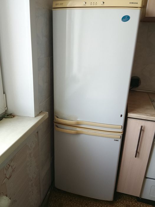 Продам холодильник