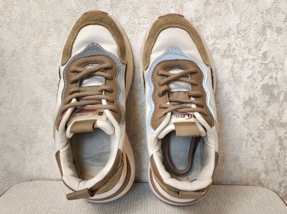 Кроссовки унисекс р. 30