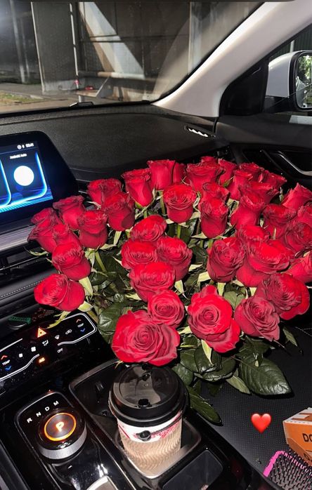 Красные розы 51 штук