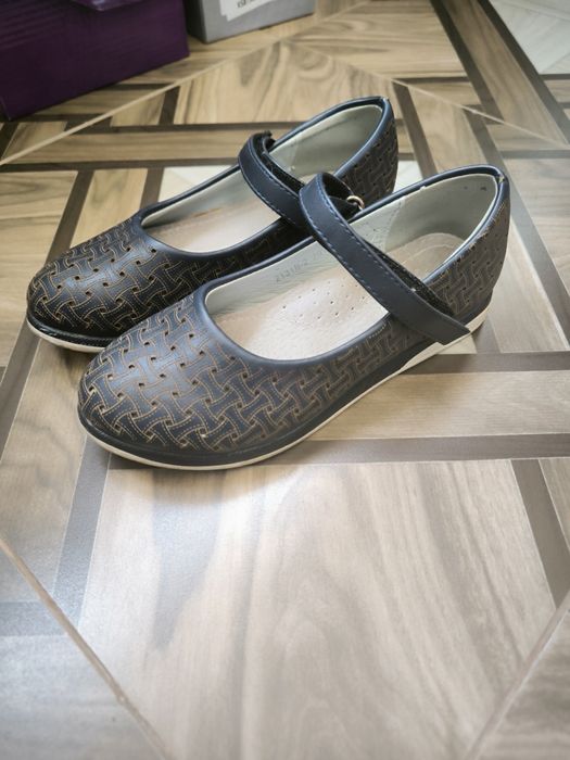 Туфли на девочку 29р