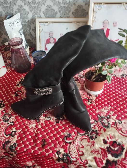 Продам демисезонный сапоги