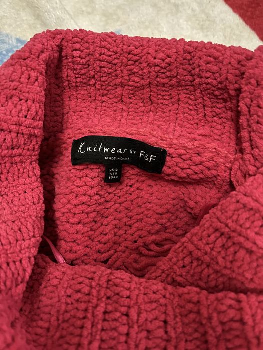 vand pulover gros pufos