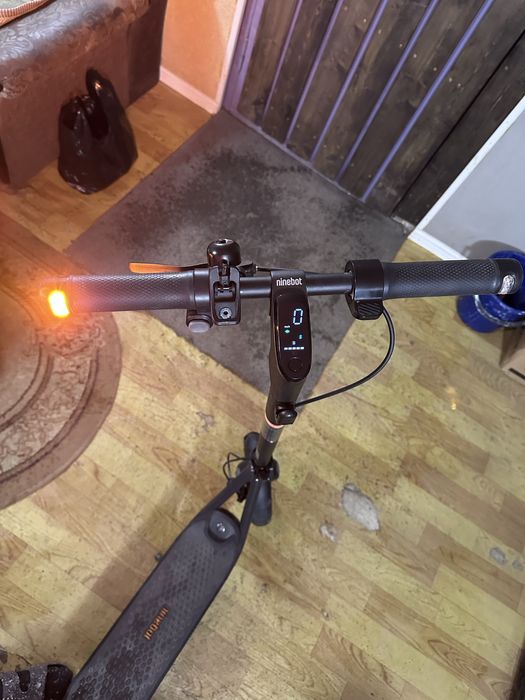 Продам Ninebot F2