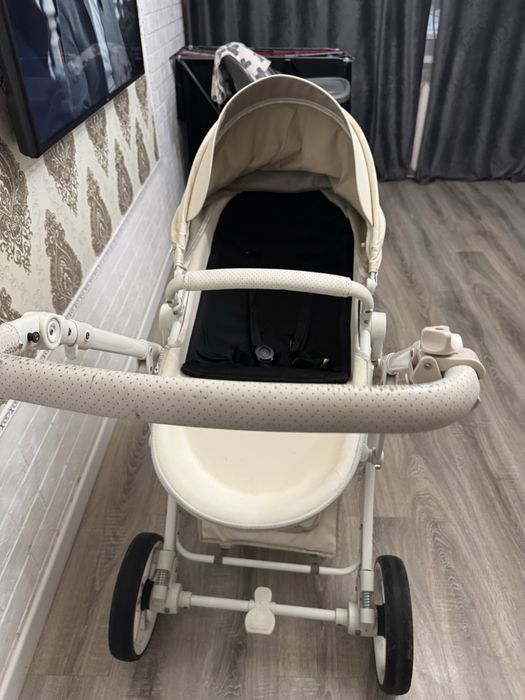 Срочно продам коляску