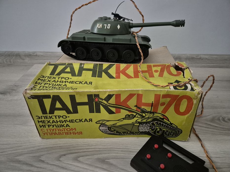 Tanc rusesc KH-70 vintage