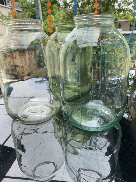 Банки трехлитровые.