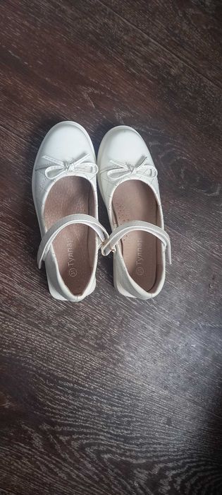Туфли белые( молочные) на30-31р-р