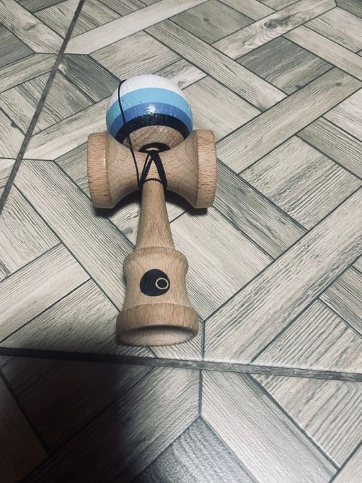 Vând kendama OKENDAMA