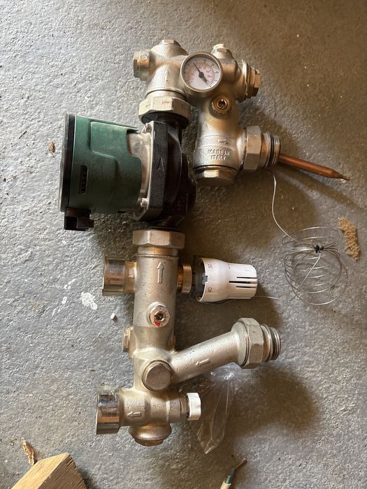 Grup amestec cu pompa si termostat