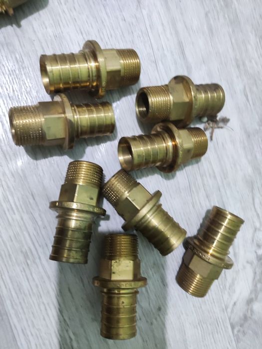 Латунный фитинги REHAU