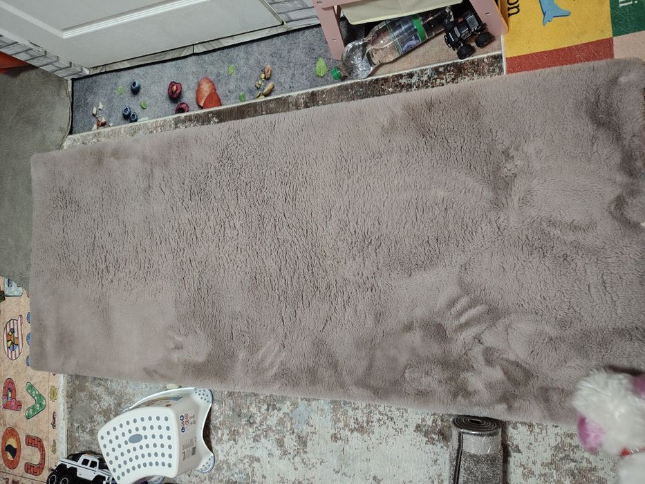 Covoare roz pudra blanoase