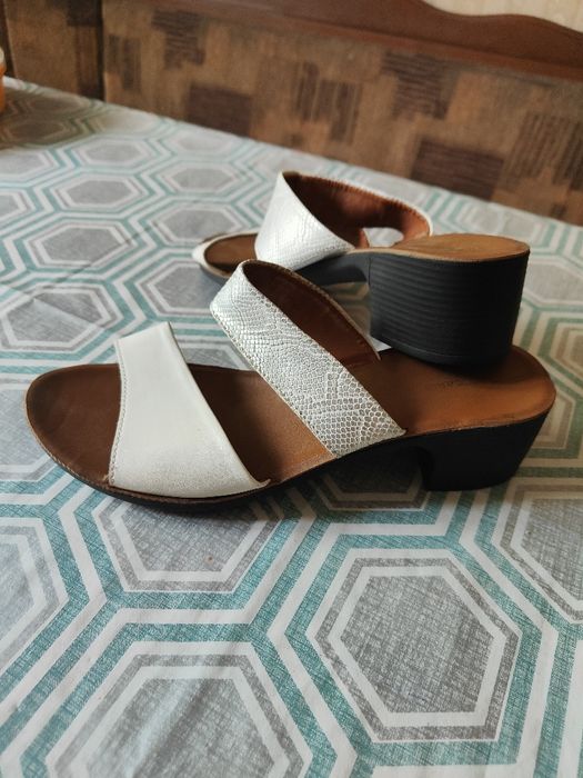 Шлепанцы женские