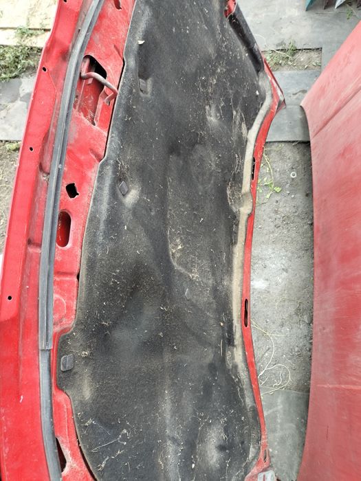 Капот на Фольксваген гольф 4