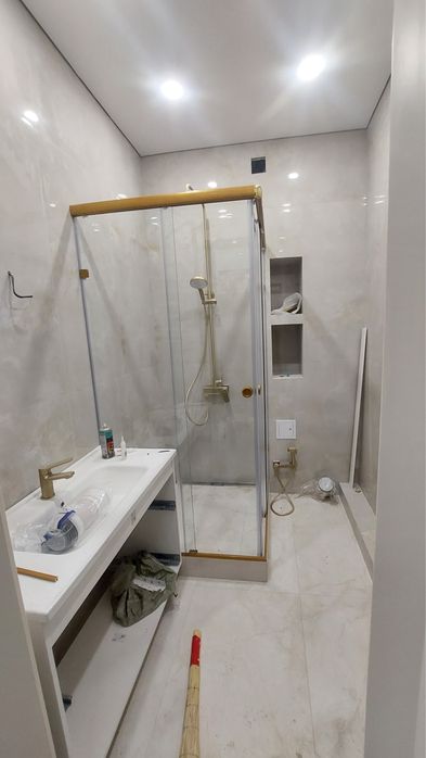 Душевые кабины, перегородки, шторки для ванн