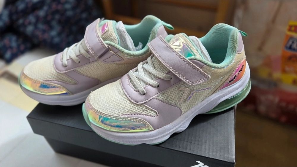 Adidasi fete Decimas Tenth. Marimea 34