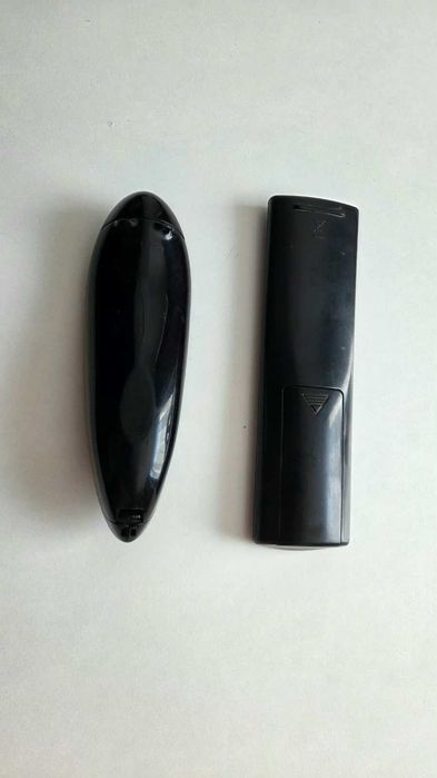 Set 2 telecomenzi tv LG, una simpla si una Magic Remote