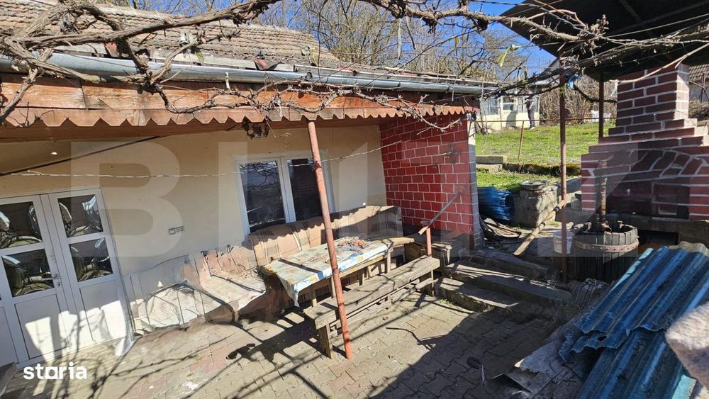 Casa 5 camere, 2 bucatarii, 140 mp, curte si gradina, zona Blaj