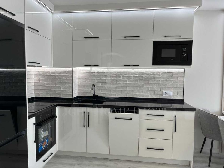 Продава се Двустаен апартамент в Пловдив, Христо Смирненски - 75 кв.м за 2448 €/кв.м - Снимка #6