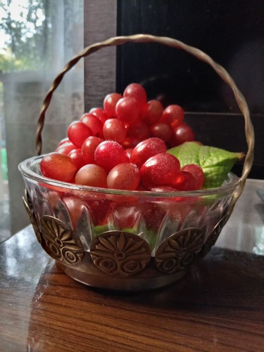 Продам конфетницы и вазы.