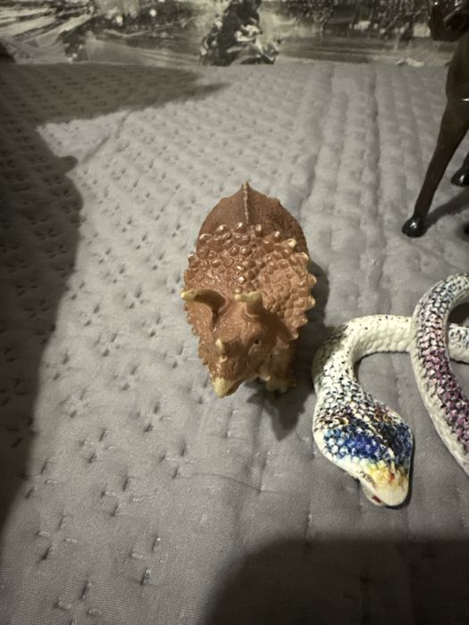 Игрушки животные и динозавры дешево