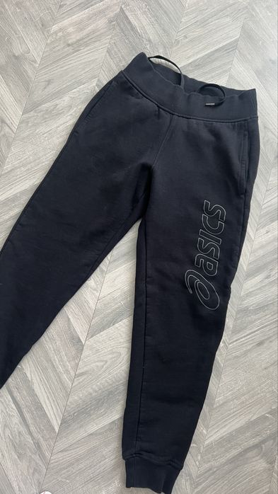 Нов анцунг Asics