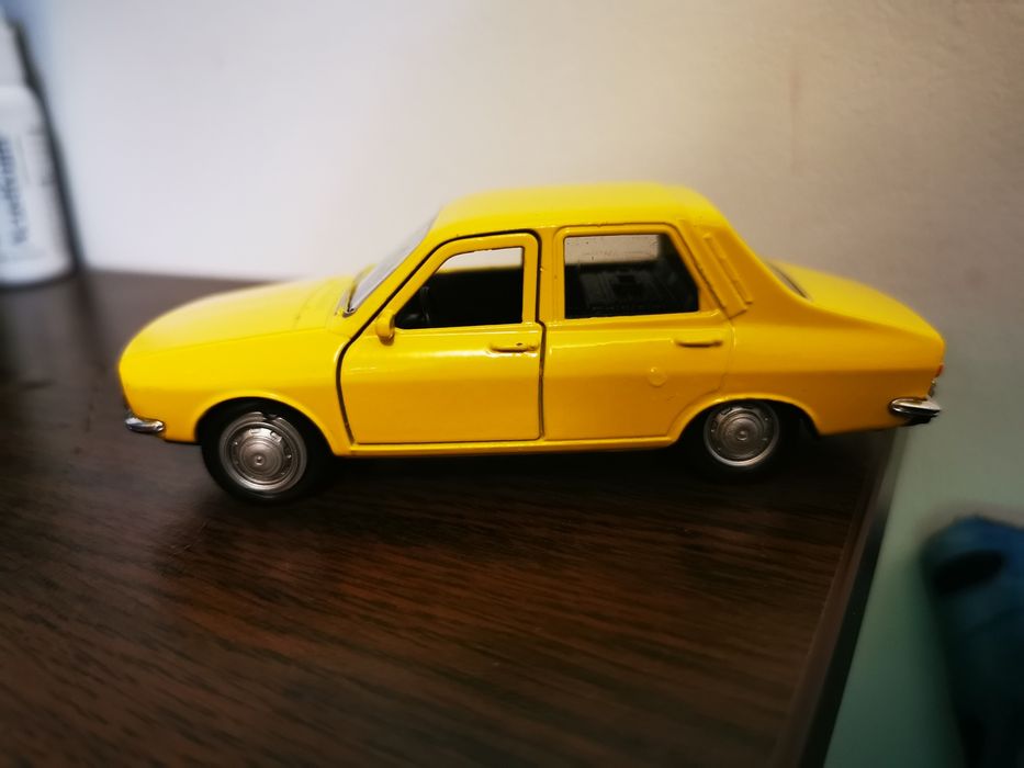 Macheta DACIA 1300 galbena