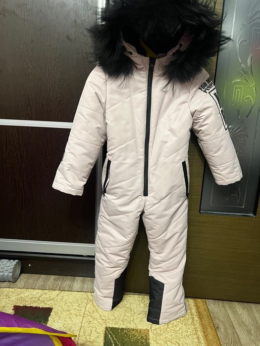 Продам детский зимний комбинезон.