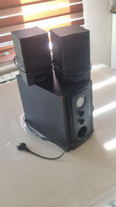 Прдам колонку microlab