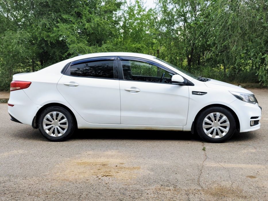 Продам Kia Rio на Автомате.