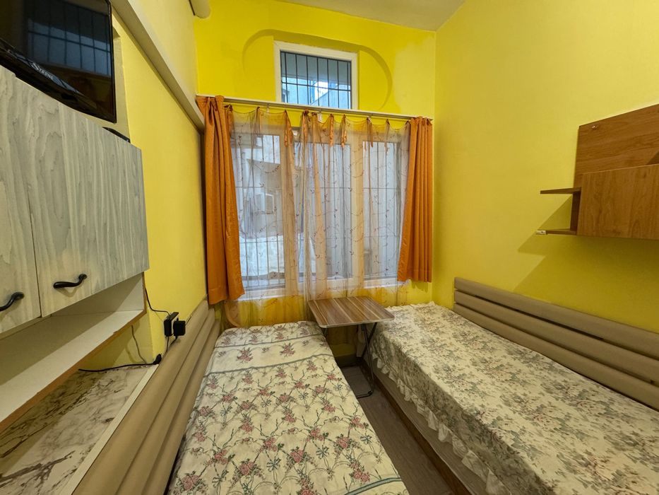 Студио под наем, Център