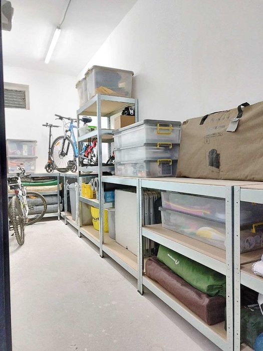 Металлические стеллажи в кладовку,  HIT