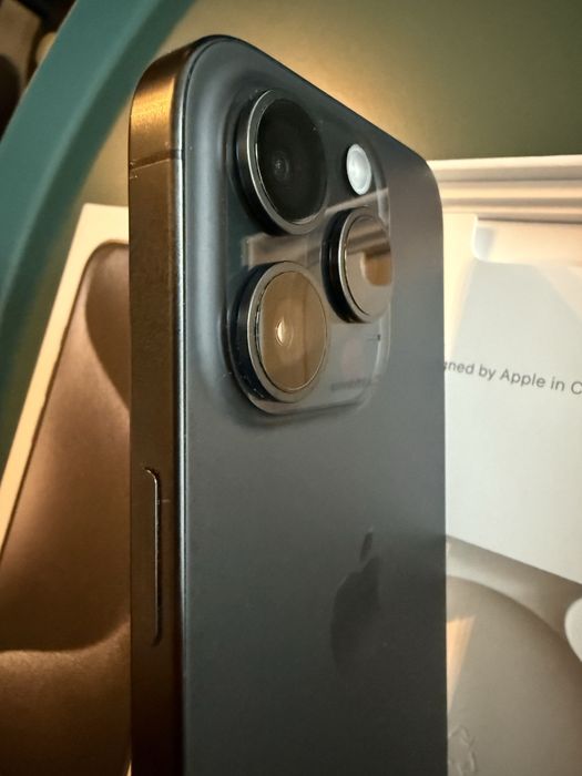 Iphone 15 pro, black titanium