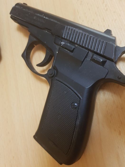 50 Lei. Bricheta tip pistol. Metalic. Valabil in Iasi.