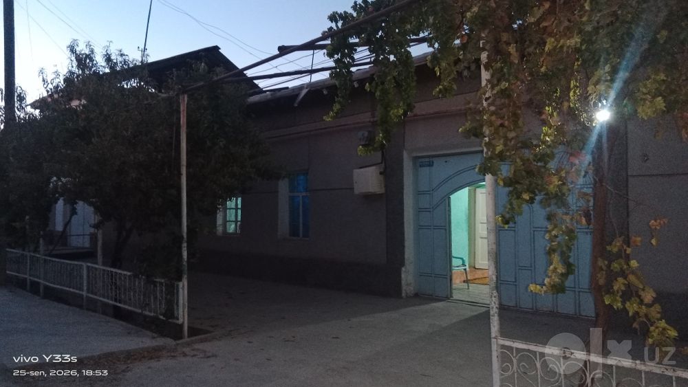HOVLI SOTILADI  8 sotixli hovli arzon narxda sotiladi