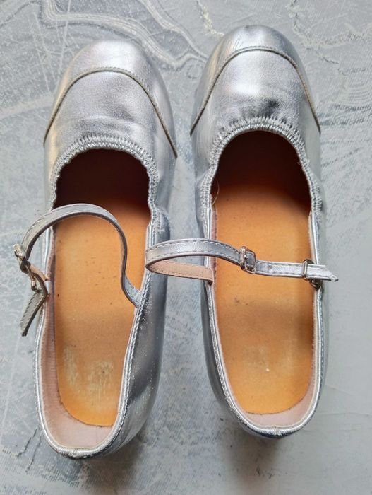 Продам туфли на девочку