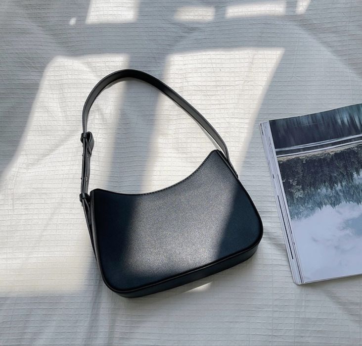 Сумочка багет чёрная