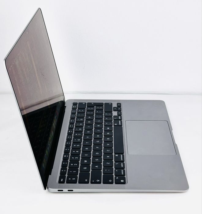 КАТО НОВ! Apple MacBook Air 13 inch M1 8RAM 256GB Гаранция!
