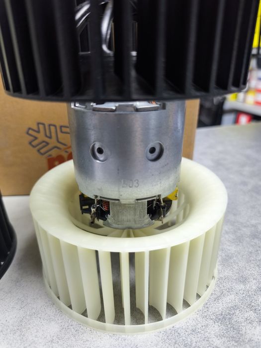 Моторчик печки BMW E36 новый